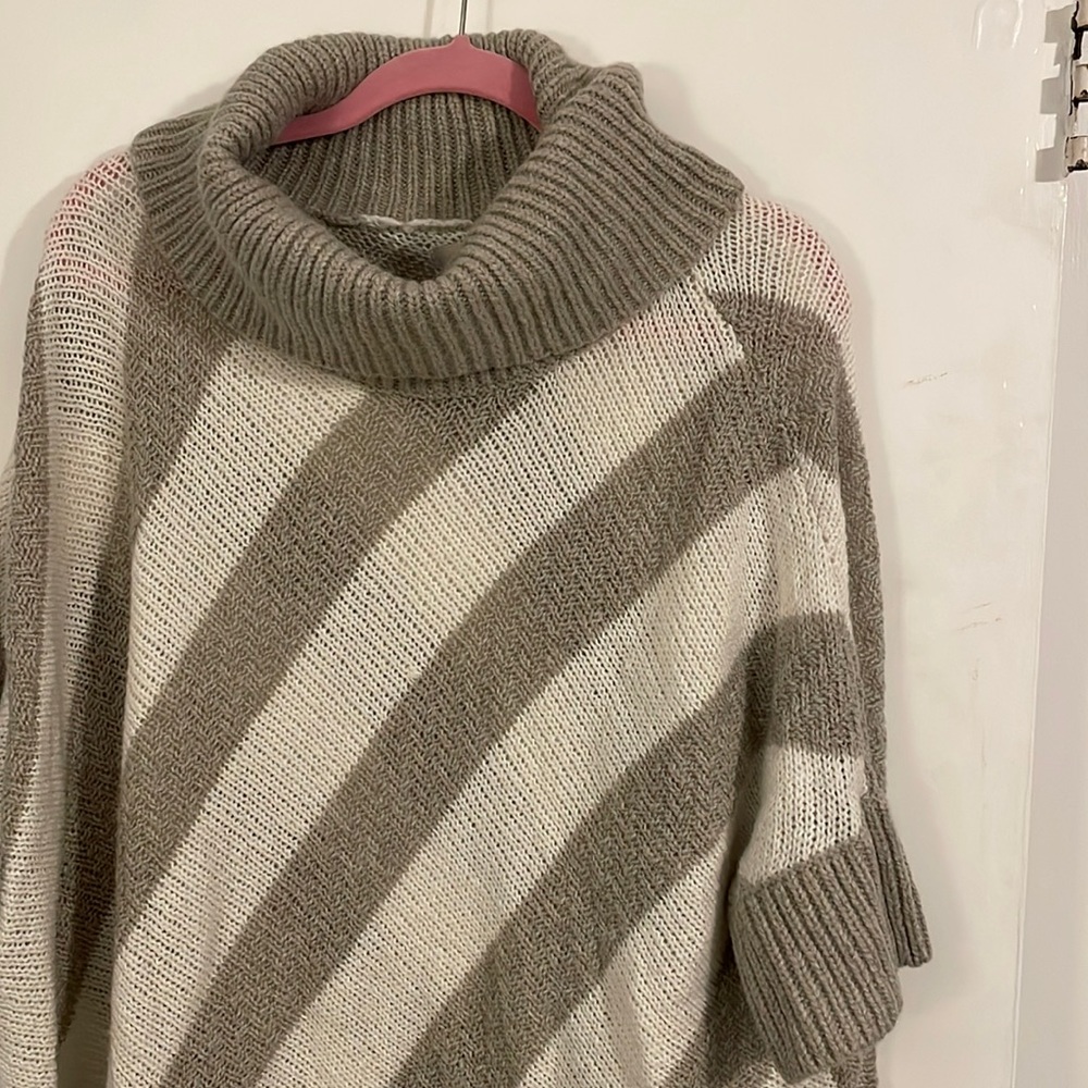 XL XXL Old Navy Wool Blend Cream Gray Sweater Poncho Tunic Slouchy Stripe